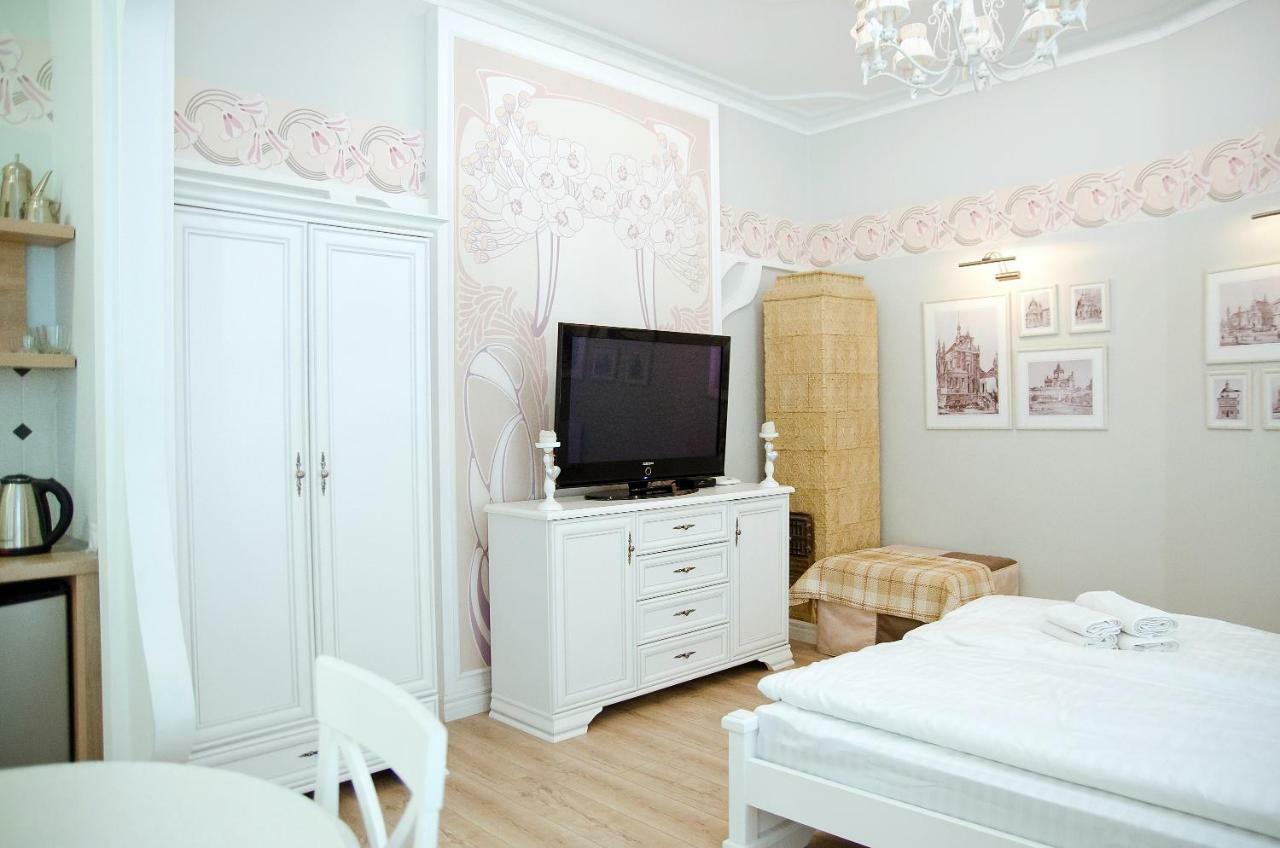 Deluxe Appartment In The City Center Лвив Екстериор снимка