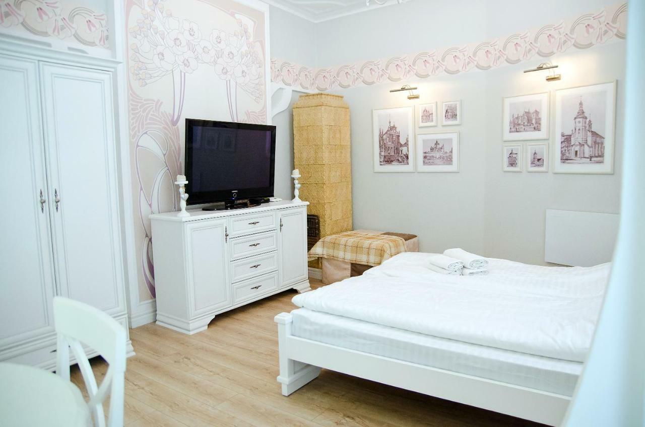 Deluxe Appartment In The City Center Лвив Екстериор снимка