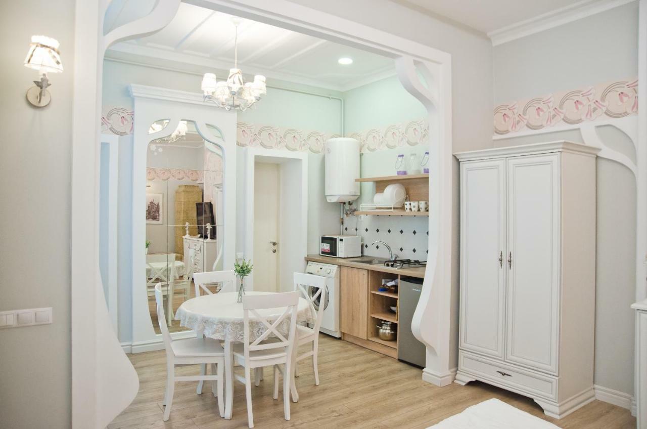 Deluxe Appartment In The City Center Лвив Екстериор снимка
